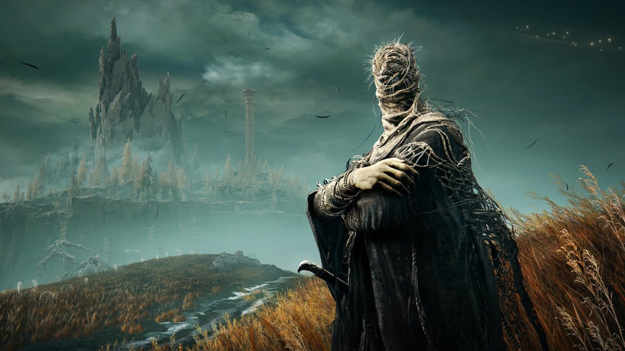 Terra das Sombras em Elden Ring - Maculado com os braços e rosto enfaixado com um castelo ao fundo no DLC de Elden Ring, Shadow of the Erdtree