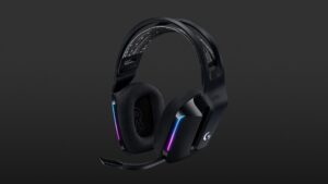 Logitech G733, um dos melhores headsets gamers do mercado, está com descontaço na Amazon