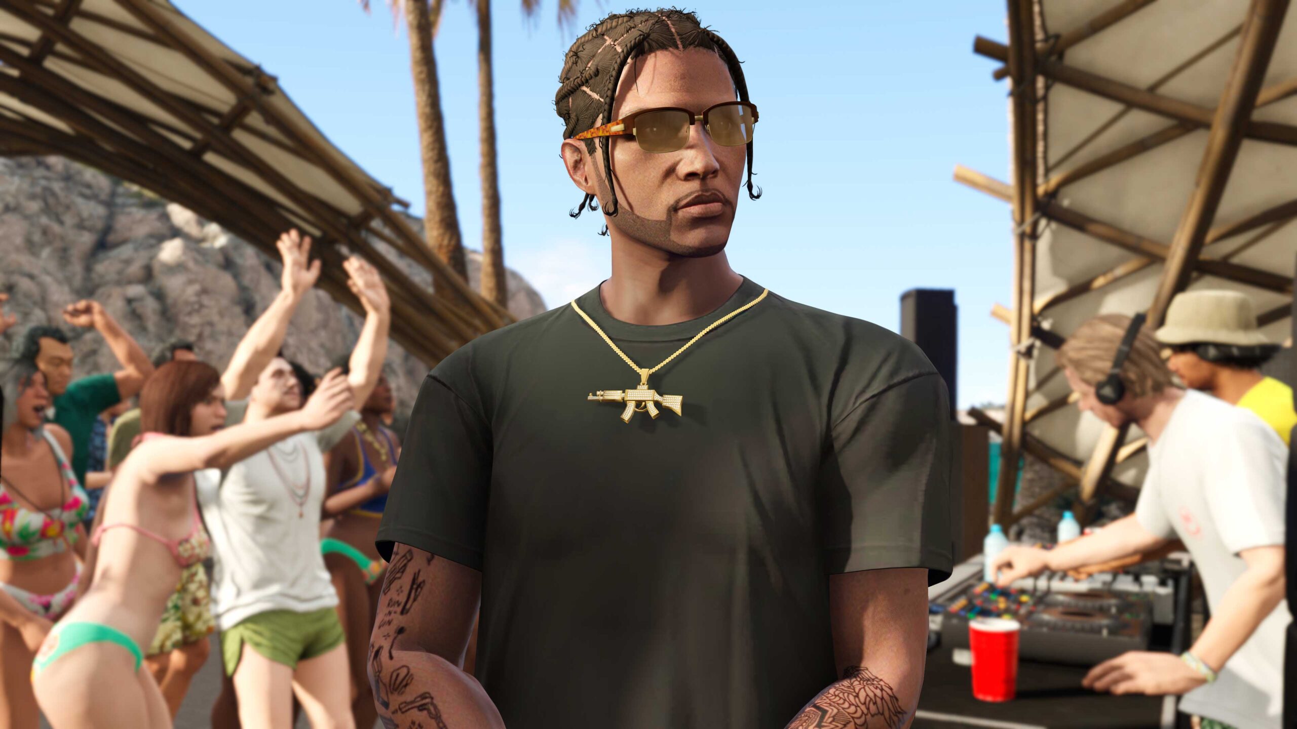 GTA Online - Gold Gun Necklace