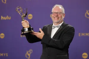 Série de God of War terá diretor de The Boys, Fallout e Xógum