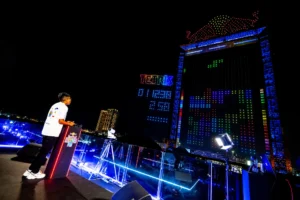 Partida de Tetris é jogada no céu com mais de dois mil drones
