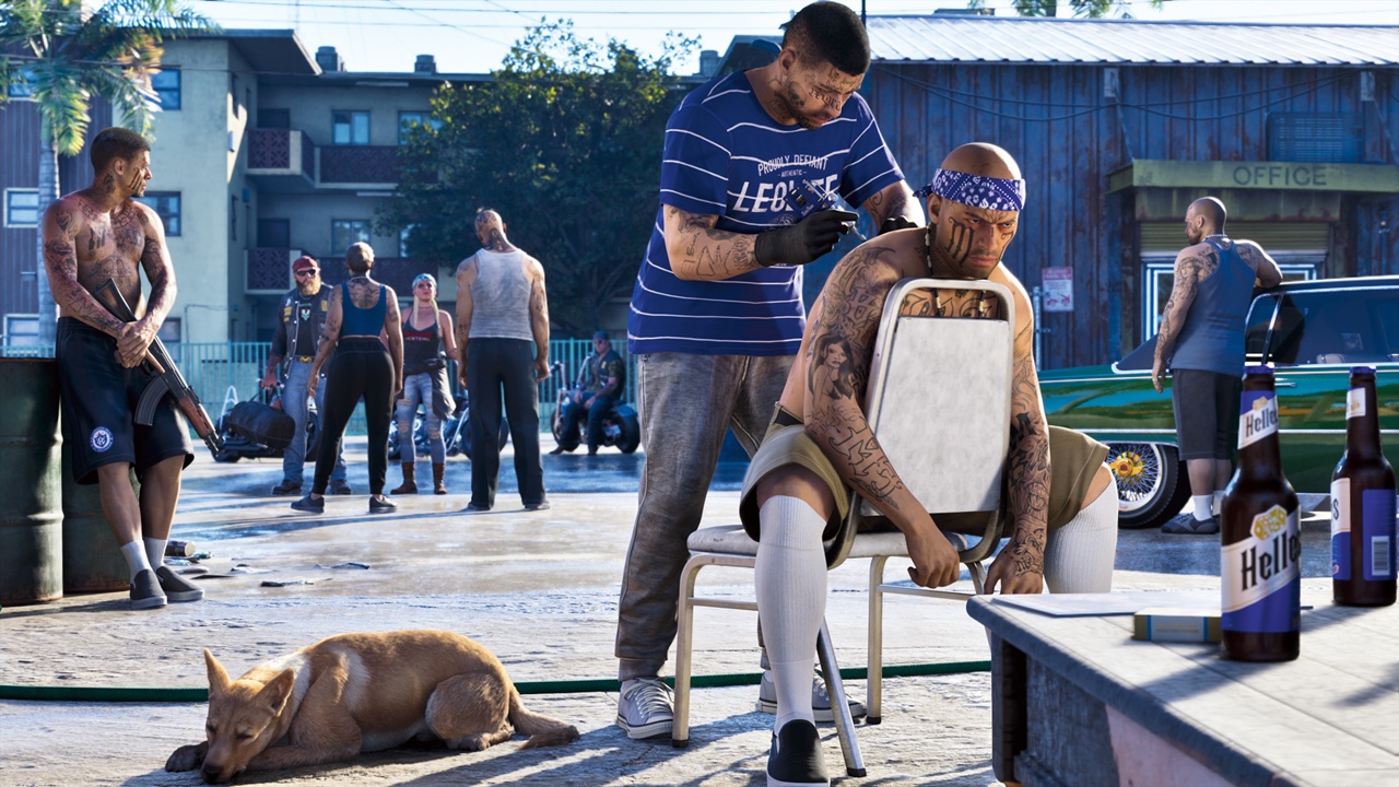 GTA VI: tatuador fazendo tattoo em uma periferia de Vice City, com um cachorro deitado ao lado